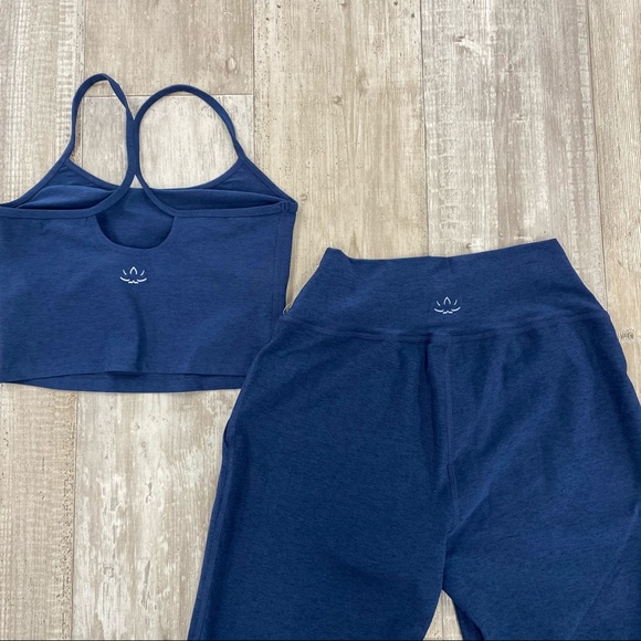 (B13) Beyond Yoga Navy Blue Jogger & Top Set - Picture 2 of 2